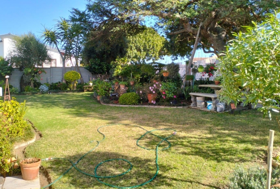 4 Bedroom Property for Sale in Hartenbos Central Western Cape